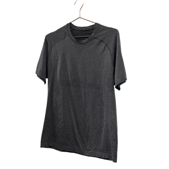Men’s lululemon charcoal grey short sleeve swiftly top.  Size medium - Picture 1 of 7